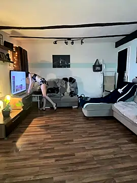 Snapshot of Seductively4_20 chatting on 11-15-25, 02:10 Seductively4 20 online show from 11-15-25, 02:10