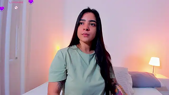 KamilaBetancourt online show from 04-18-26, 12:51
