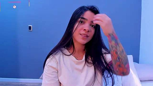 KamilaBetancourt online show from 06-12-26, 01:53
