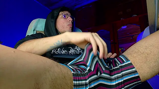 Snapshot of david_huge chatting on 02-12-26, 06:57 david huge online show from 02-12-26, 06:57