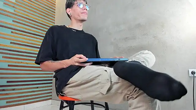 david huge online show from 10-17-25, 01:24