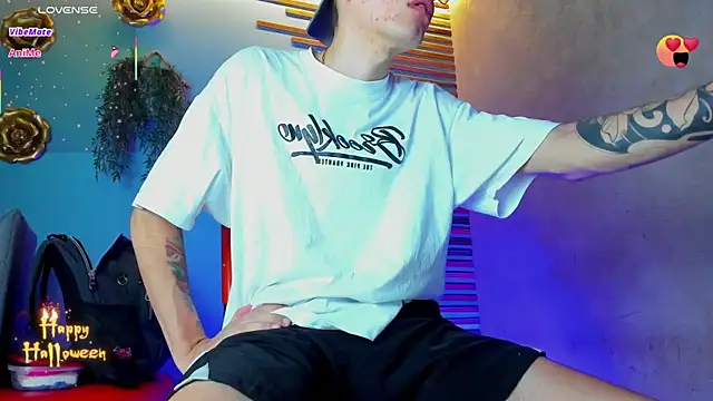 david huge online show from 10-22-25, 01:43