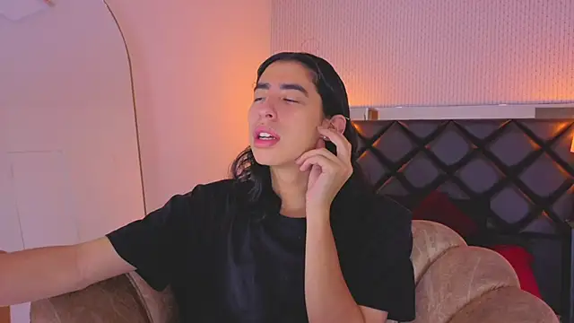 Snapshot of ryo_light chatting on 06-18-26, 04:00 ryo light online show from 06-18-26, 04:00
