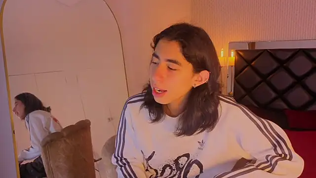 Snapshot of ryo_light chatting on 06-17-26, 04:23 ryo light online show from 06-17-26, 04:23