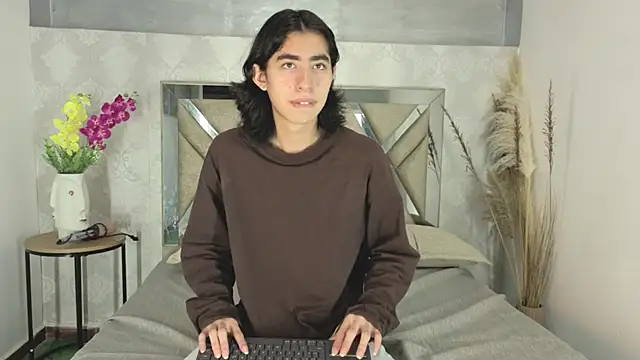 ryo light online show from 12-19-25, 08:55