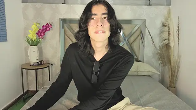 ryo light online show from 12-19-25, 01:20