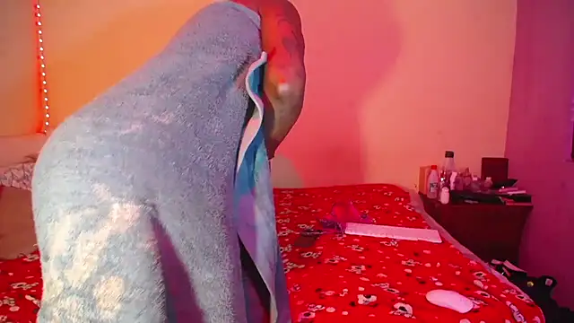 pink 7777 online show from 10-26-25, 12:55