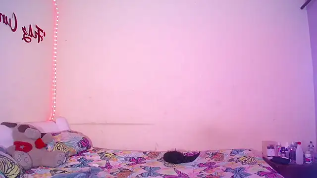 Snapshot of pink_7777 chatting on 10-18-25, 05:20 pink 7777 online show from 10-18-25, 05:20