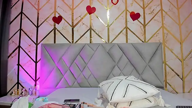 Cassidy 14 online show from 04-16-26, 08:42