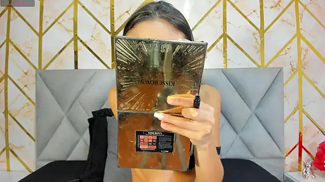 Cassidy 14 online show from 12-21-25, 11:05