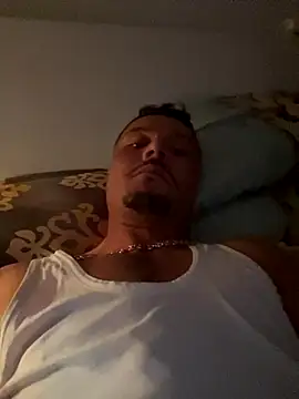 Snapshot of OfferedTearing chatting on 10-05-25, 03:14 OfferedTearing online show from 10-05-25, 03:14