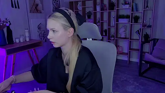 AvaDaviis online show from 09-19-25, 10:52