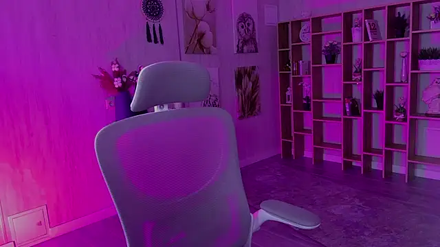 AvaDaviis online show from 10-02-25, 01:25