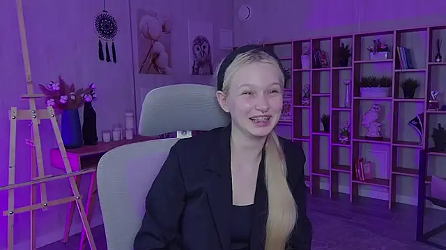 AvaDaviis online show from 09-17-25, 10:28