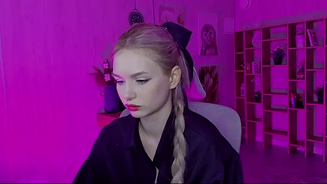 AvaDaviis online show from 10-07-25, 03:13