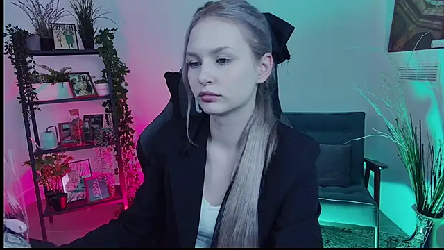 AvaDaviis online show from 09-24-25, 10:55