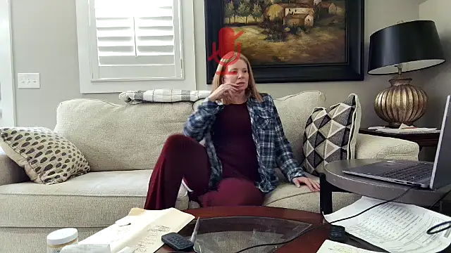 JulieHolliday online show from 11-04-25, 08:23