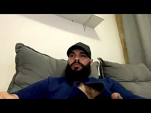Snapshot of Min-- chatting on 08-02-26, 01:04 Min-- online show from 08-02-26, 01:04