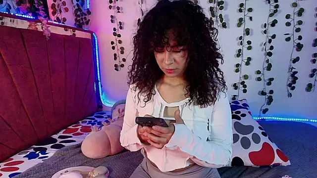 collins Daph online show from 09-27-25, 03:07