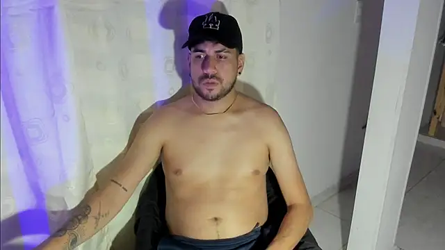 Snapshot of alehot223 chatting on 12-17-25, 05:23 alehot223 online show from 12-17-25, 05:23