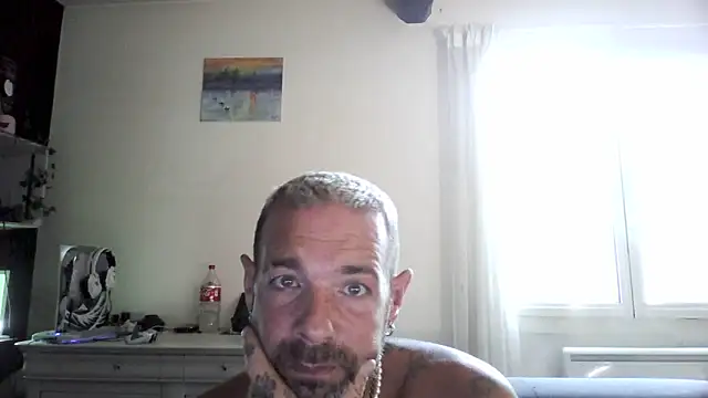 Snapshot of soumisdeblake83 chatting on 06-16-26, 06:24 soumisdeblake83 online show from 06-16-26, 06:24