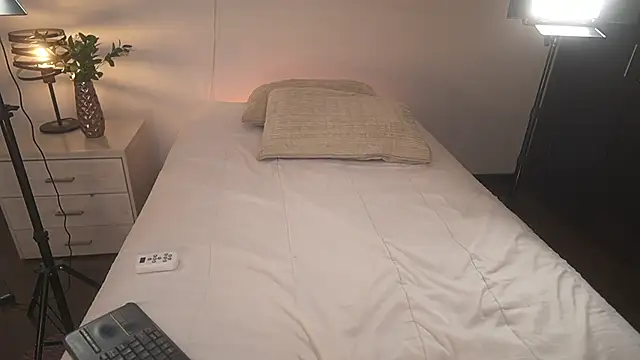 Snapshot of ximena_cortez_03 chatting on 09-12-25, 12:11 ximena cortez 03 online show from 09-12-25, 12:11