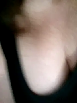 Snapshot of fuffettina chatting on 04-04-26, 02:56 fuffettina online show from 04-04-26, 02:56