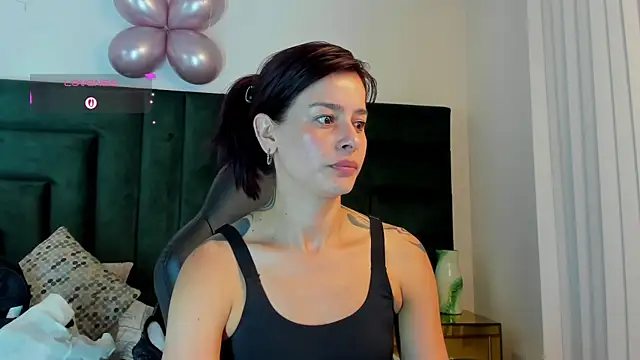 valerieMattson online show from 12-16-25, 05:28