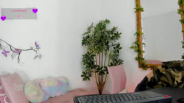 valerieMattson online show from 10-16-25, 04:15