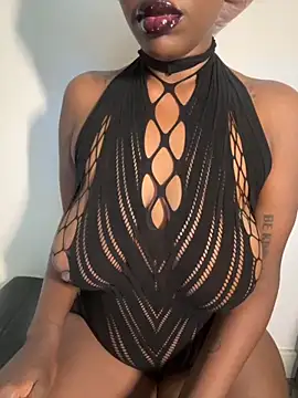 Snapshot of bustyblackebony chatting on 10-05-25, 01:24 bustyblackebony online show from 10-05-25, 01:24