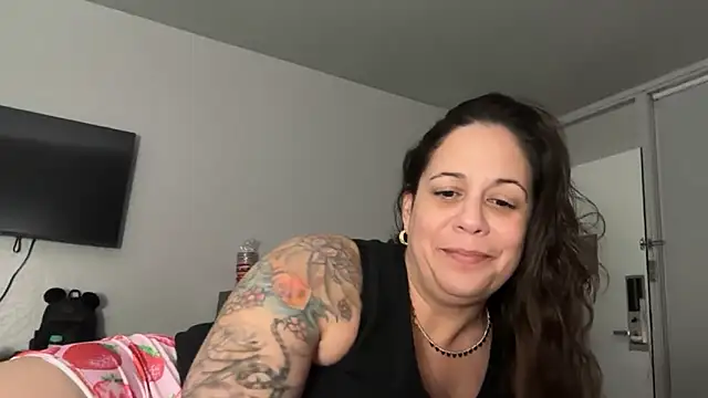 PrettyKittyMia online show from 04-03-26, 12:06