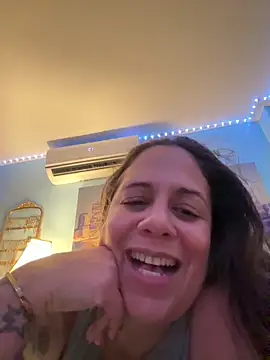 PrettyKittyMia online show from 12-20-25, 05:10