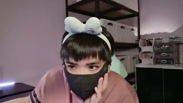 Snapshot of doggyman523 chatting on 09-15-25, 03:23 doggyman523 online show from 09-15-25, 03:23