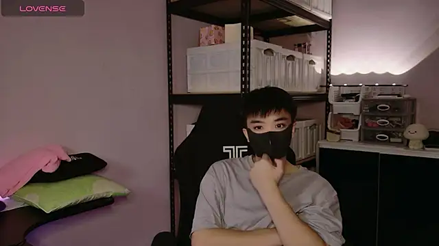 doggyman523 online show from 11-24-25, 05:13