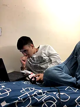 Cesar Augusto online show from 09-27-25, 05:13