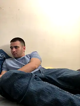 Cesar Augusto online show from 10-17-25, 02:15