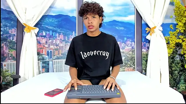 MilthonDelis online show from 11-06-25, 03:54