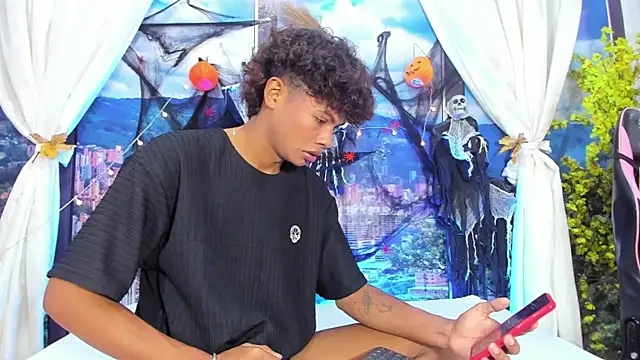 MilthonDelis online show from 10-22-25, 03:28