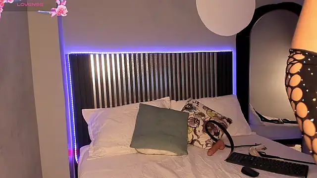 Emilybeltons online show from 10-10-25, 08:20