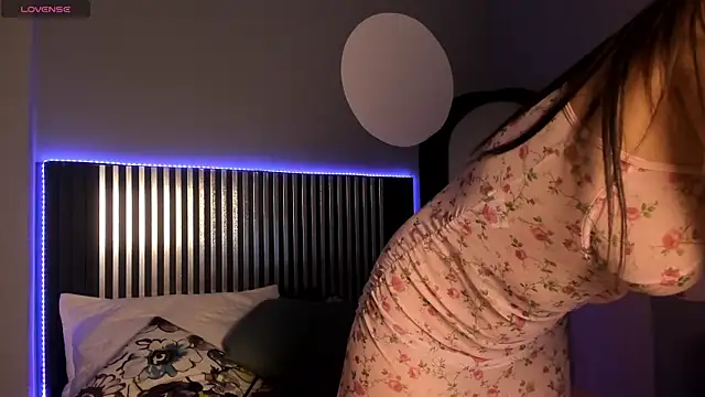 Emilybeltons online show from 09-22-25, 07:53