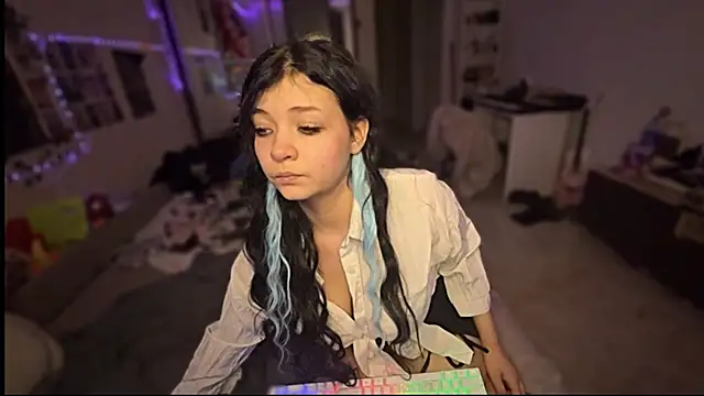 nikoli naw online show from 10-28-25, 06:18