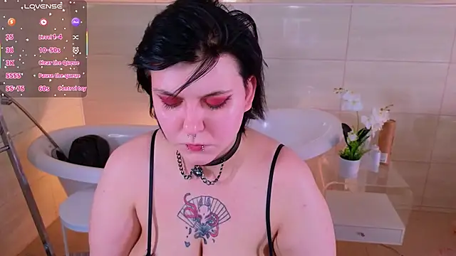 bluelunaray online show from 10-26-25, 10:59