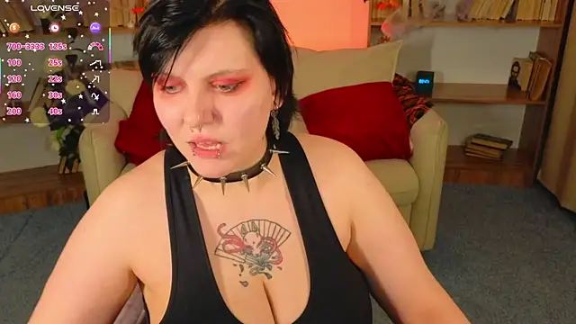 bluelunaray online show from 10-27-25, 11:00