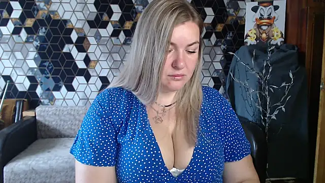 Snapshot of NikaSkylink chatting on 04-08-26, 04:58 NikaSkylink online show from 04-08-26, 04:58