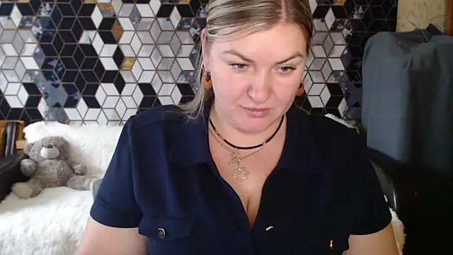 Snapshot of NikaSkylink chatting on 02-16-26, 10:14 NikaSkylink online show from 02-16-26, 10:14