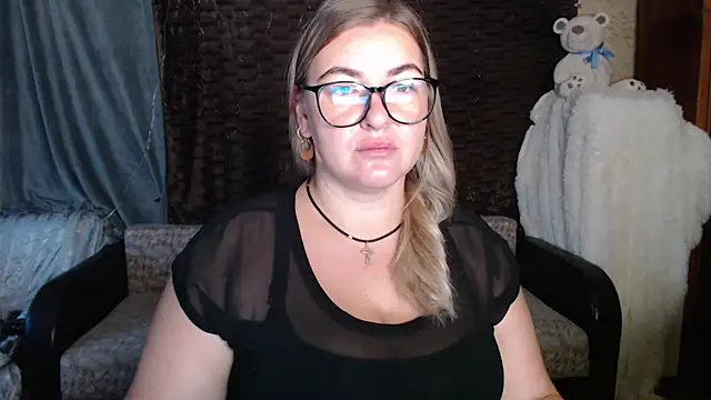 Snapshot of NikaSkylink chatting on 10-21-25, 03:50 NikaSkylink online show from 10-21-25, 03:50