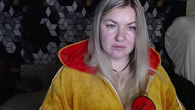 Snapshot of NikaSkylink chatting on 02-06-26, 07:10 NikaSkylink online show from 02-06-26, 07:10