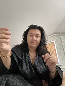 Liza Will online show from 10-27-25, 05:52