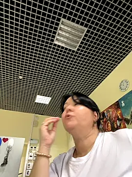 Liza Will online show from 11-24-25, 09:53