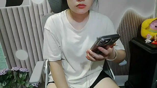 Emachiii online show from 10-07-25, 01:56